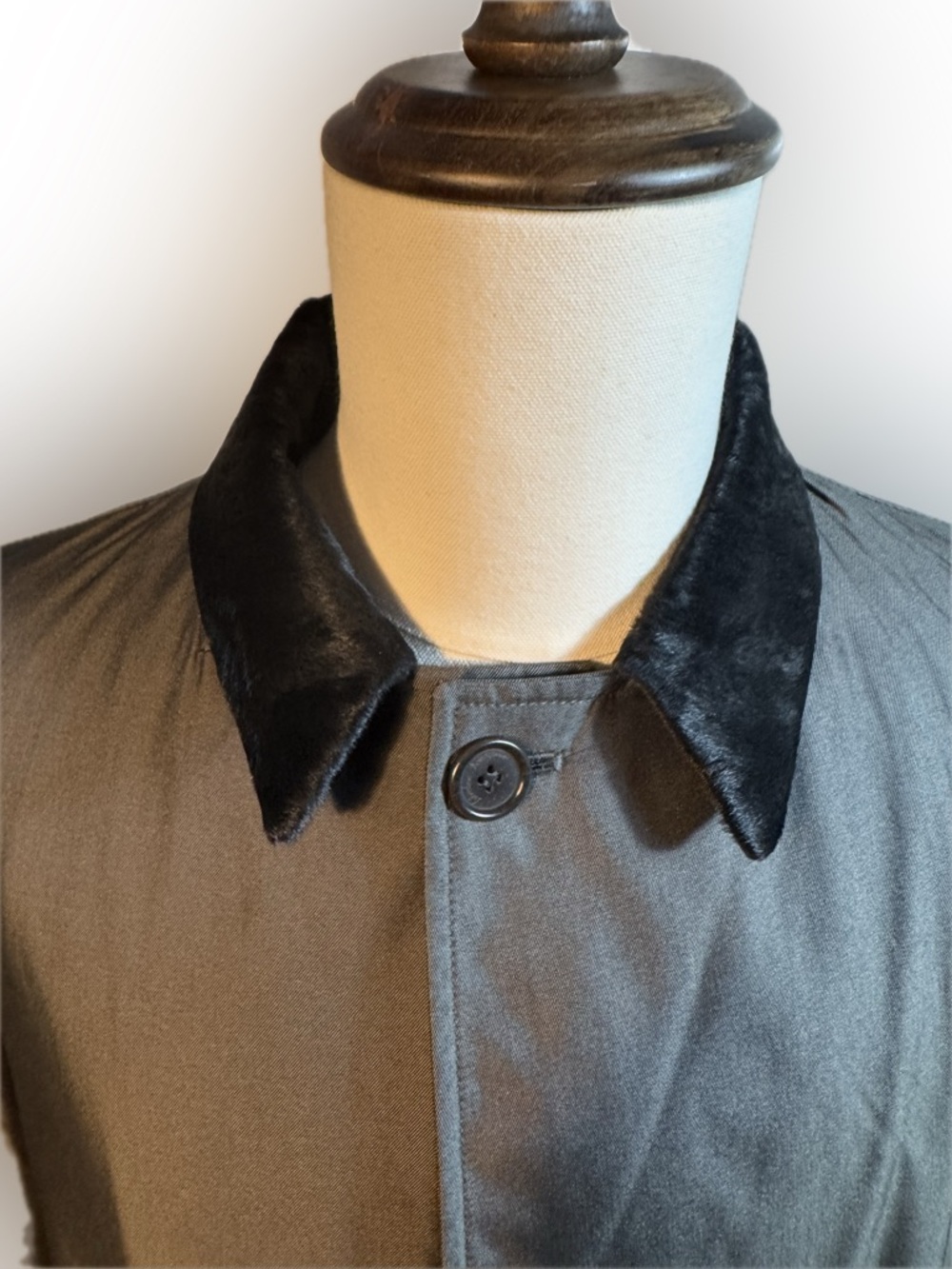 Salvatore Ferragamo GASETA Silk Raincoat w/ Fur Collar – Made in Italy Size XXL